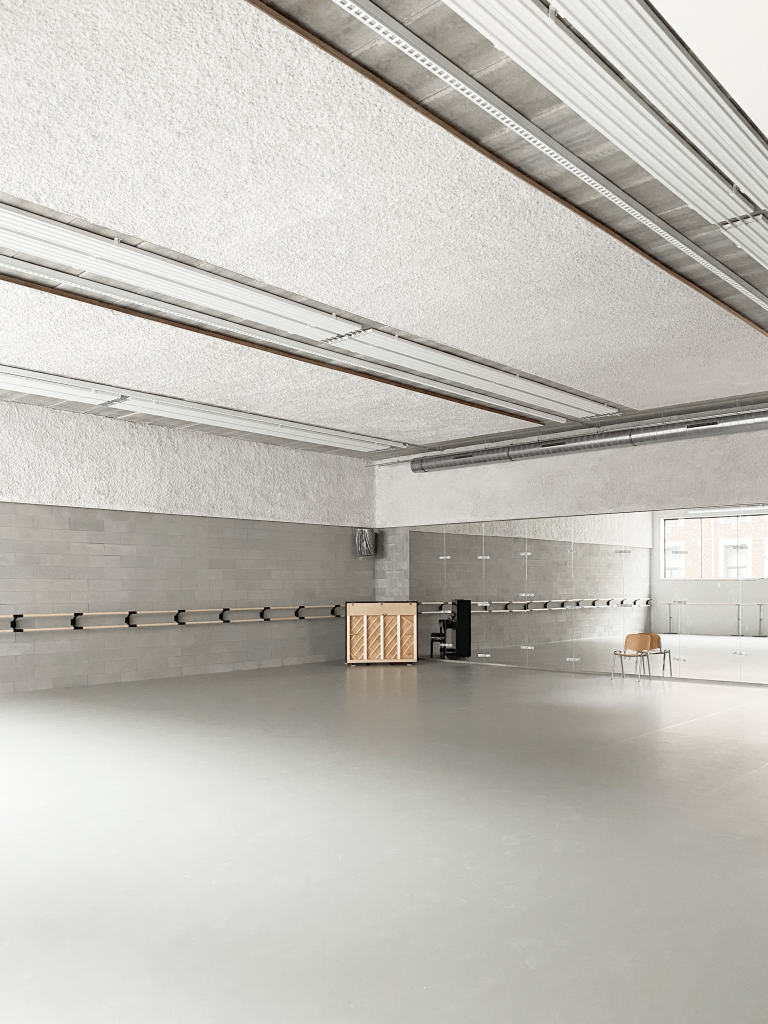 Studio 3-min